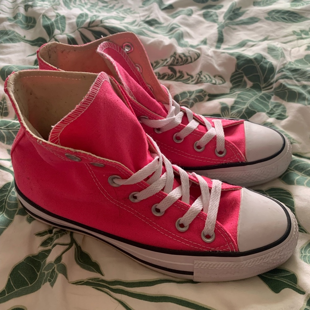 Never Worn Women’s size 7 Bright Pink High Top Converse